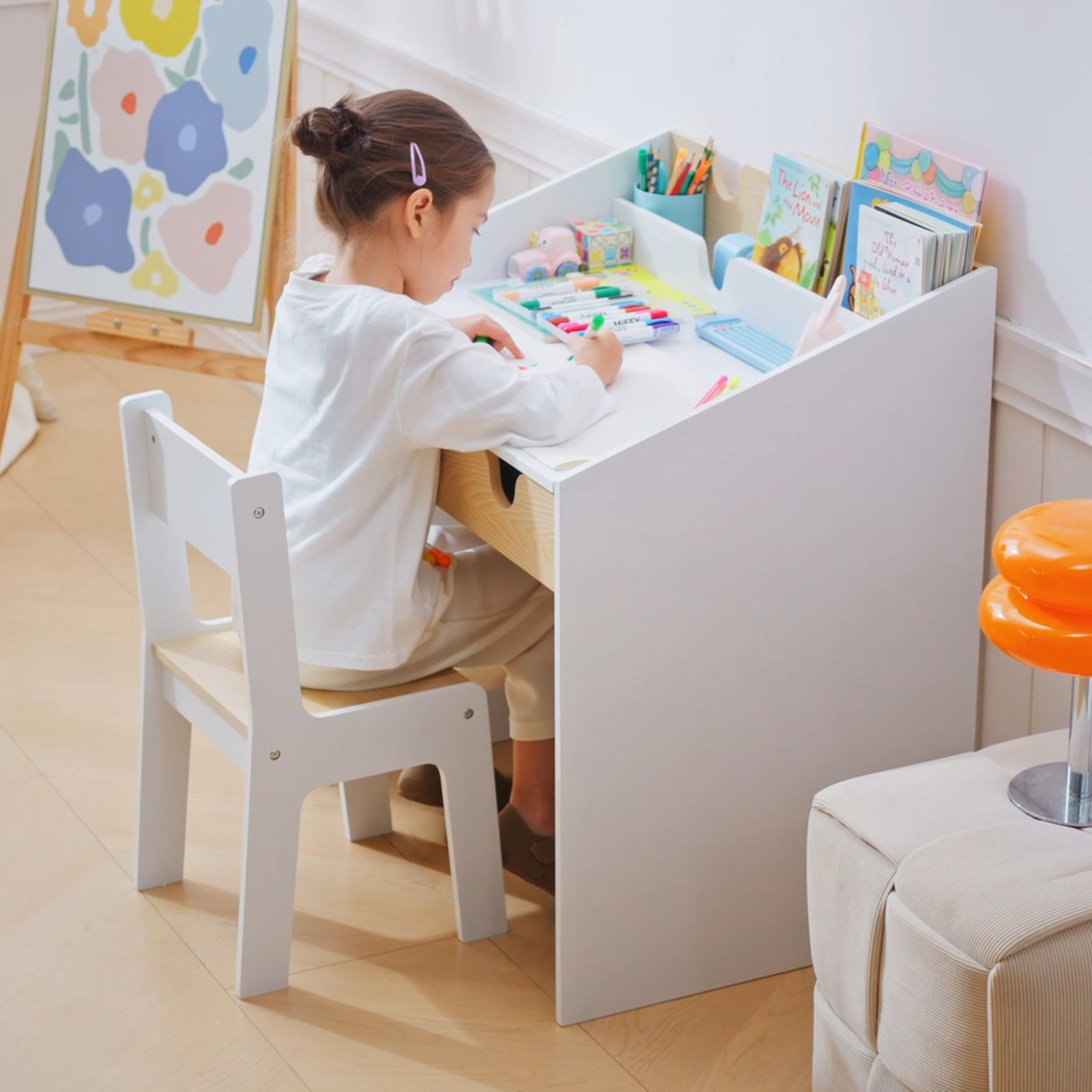 Secretária para crianças de 3 e 6 anos conjunto de mesa e cadeira com gaveta e prateleira para livros 70x50x75 cm branco e madeira