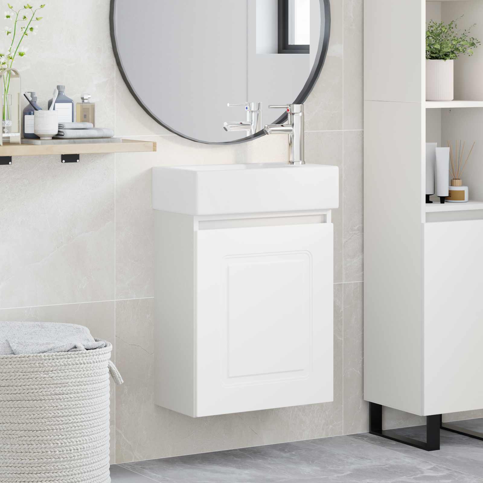 Conjunto de móveis de banheiro com torneira branco