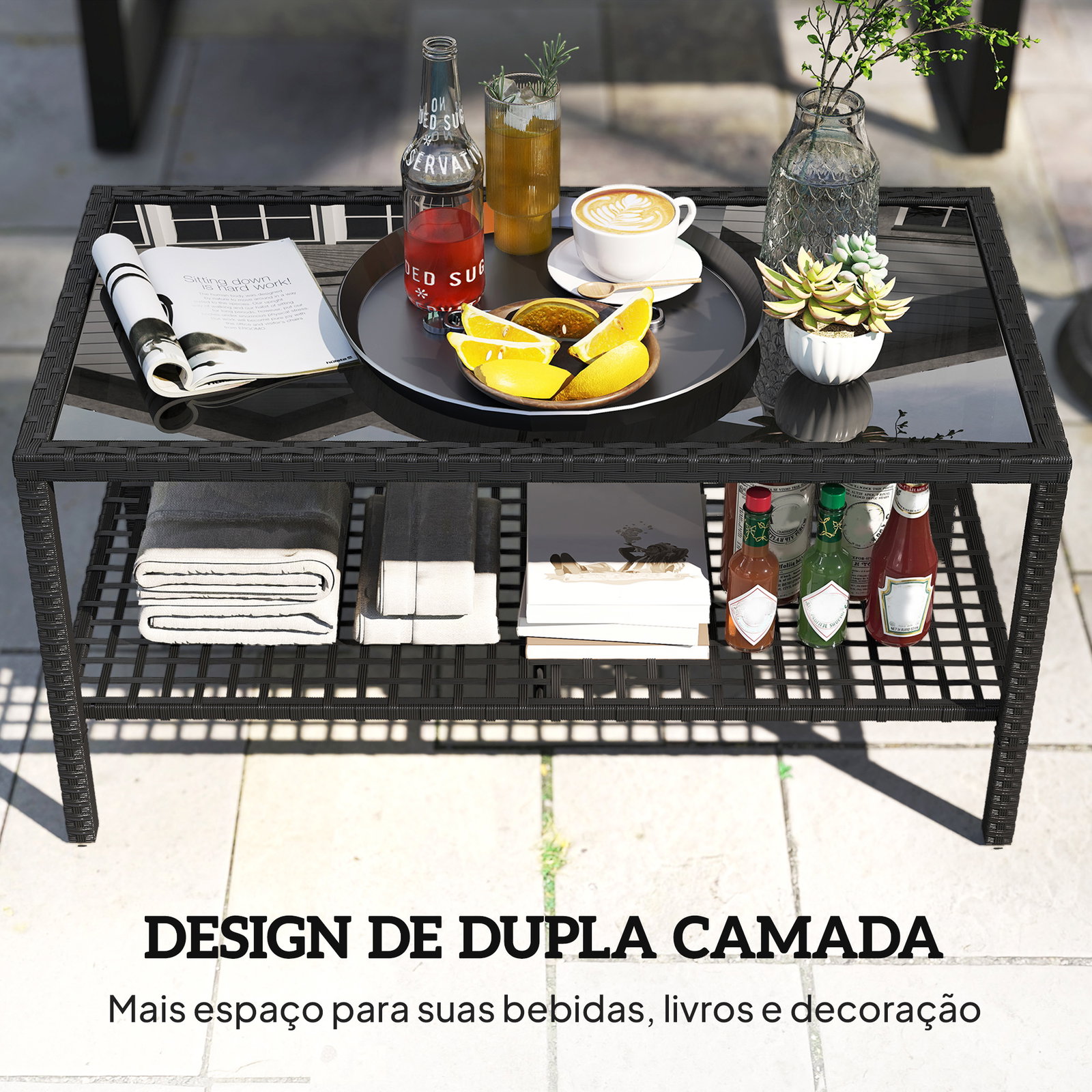 Mesa de centro de jardim em ratã com prateleira e tampo de vidro temperado, estrutura de aço, 92x50x45 cm, preto