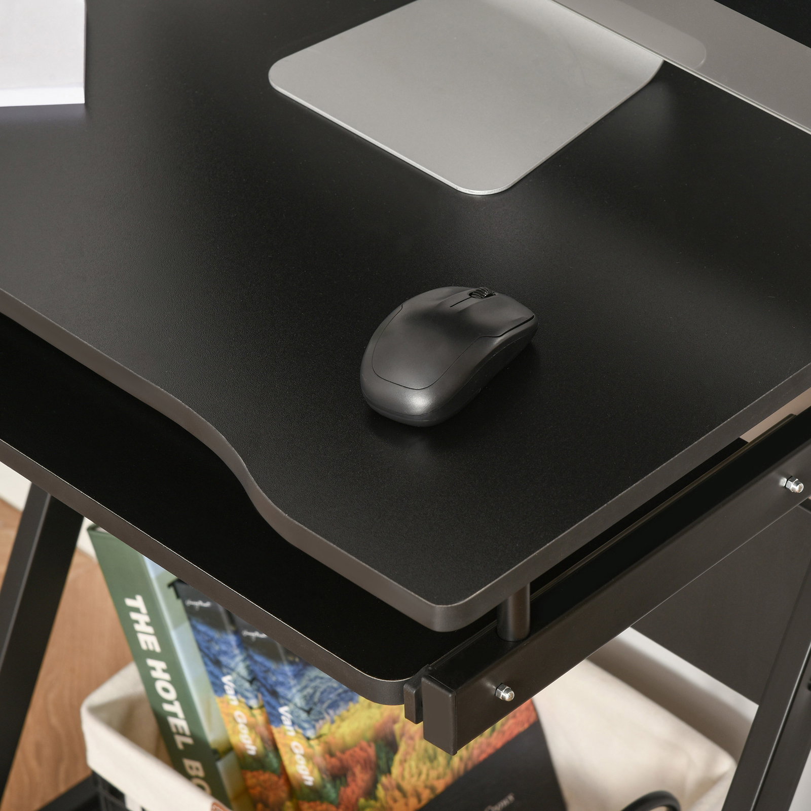 Secretária para computador com rodas 60x48 cm com prateleira deslizante para teclado e prateleira inferior estrutura metálica preto