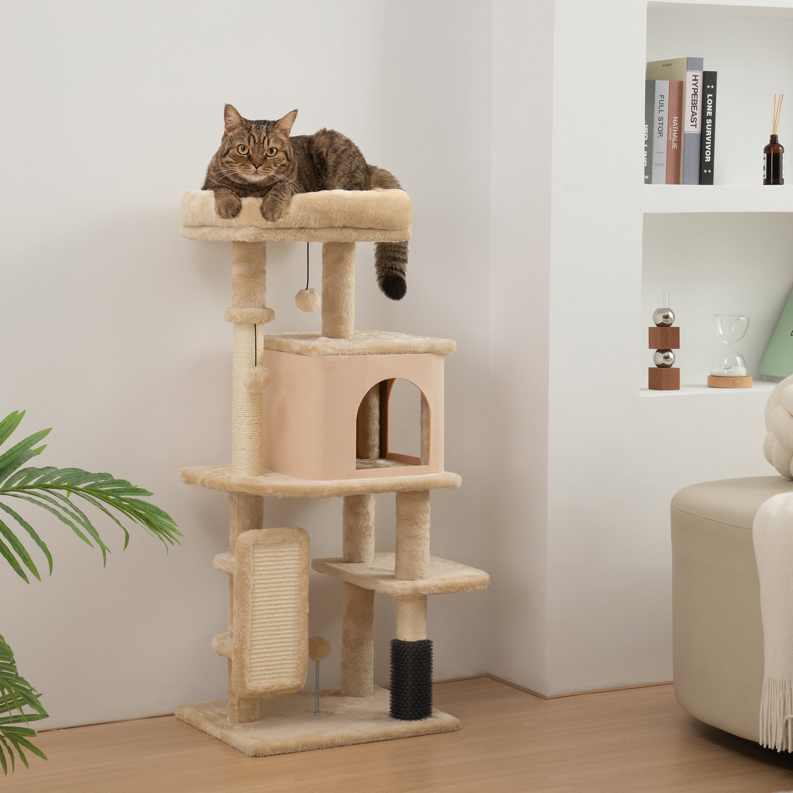 Arranhador para gatos grande altura 104 cm com plataformas postes com escova bolas suspensas e almofadas para arranhar bege