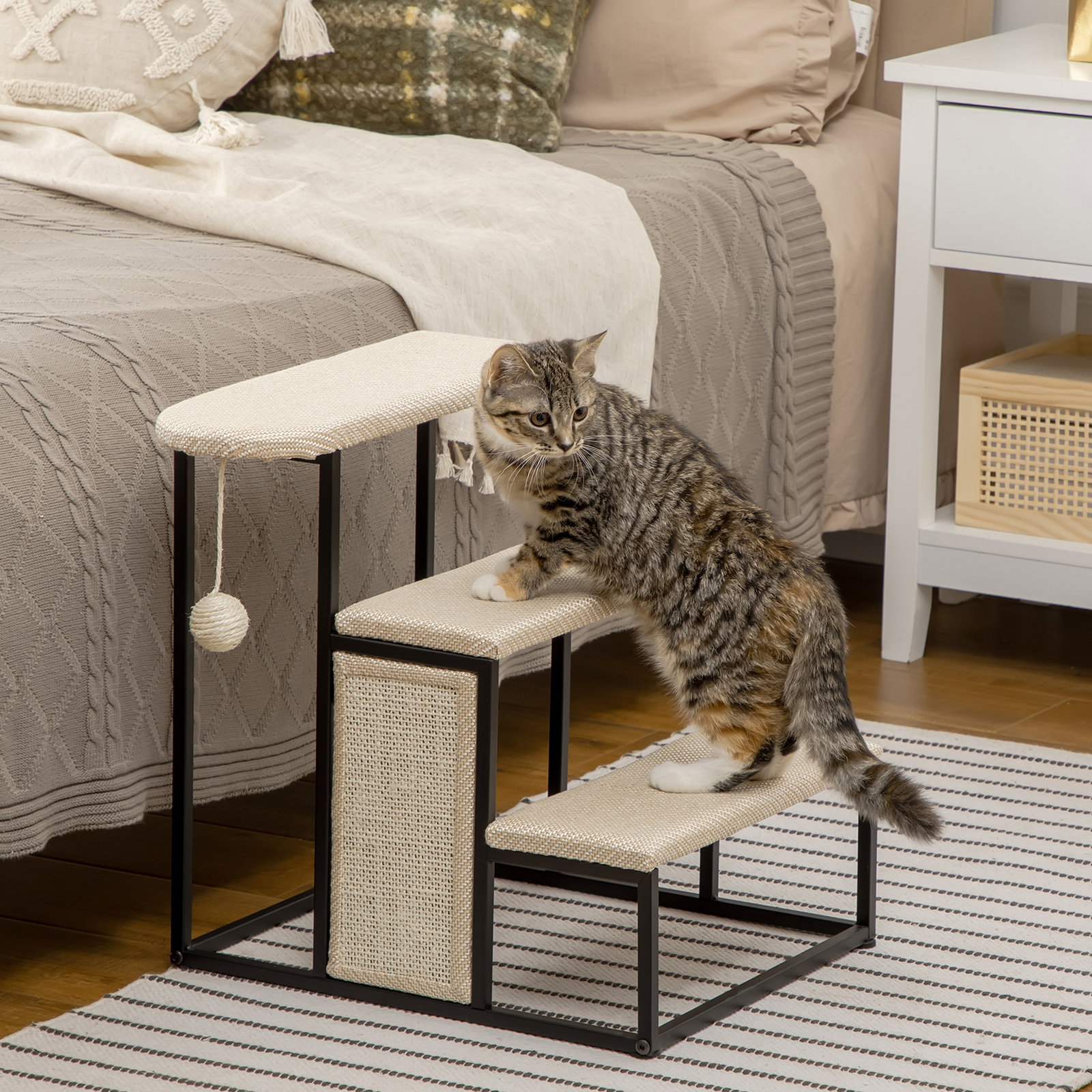 Escada para cães com 3 degraus bola suspensa painel para arranhar e estrutura de aço 47x45x47 cm creme e preto