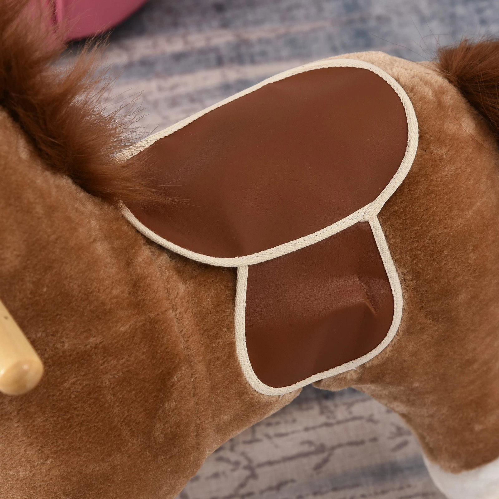 Cavalo baloiço para crianças cavalo baloiço de pelúcia suave com música relinchos sons de galope boca e cauda móveis 65x32,5x61 cm marrom