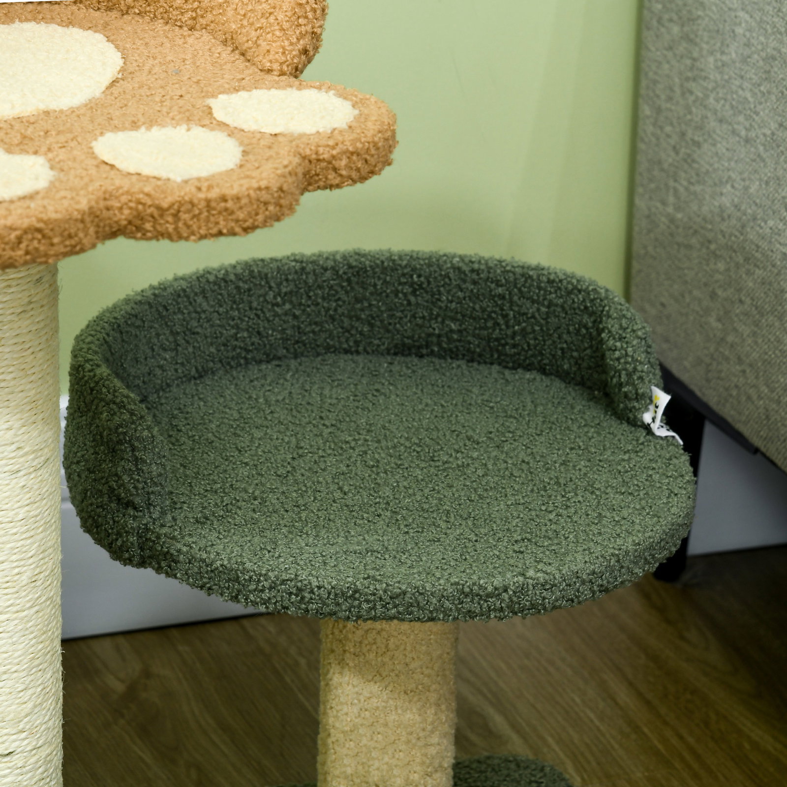 Arranhador para gatos pequeno centro de atividades para gatos com cama poste de sisal e bola suspensa 43x39x52 cm multicor