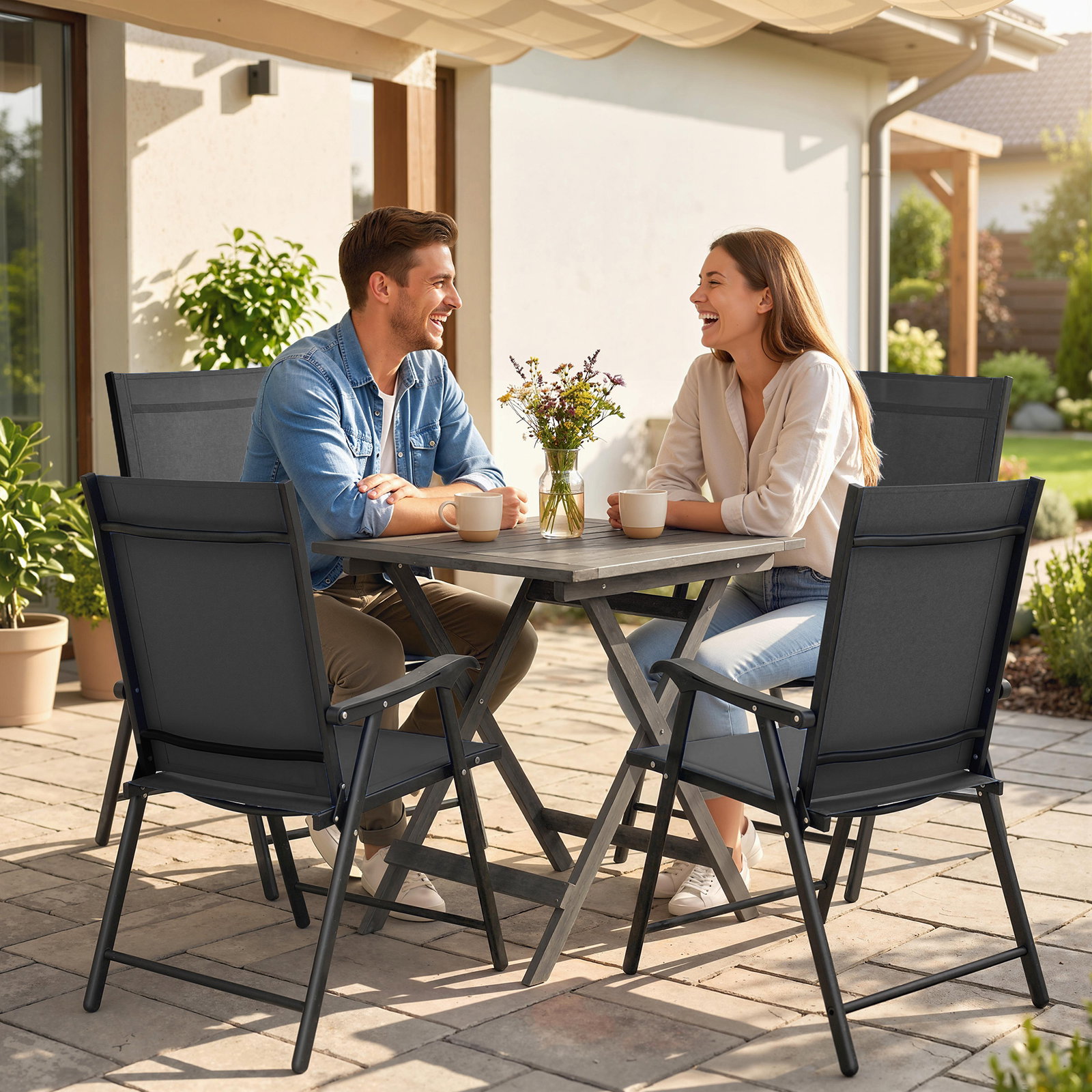 Conjunto de 4 cadeiras de jardim para exterior dobráveis com encosto alto e apoios de braços para terraço e praia 58x62x97 cm preto