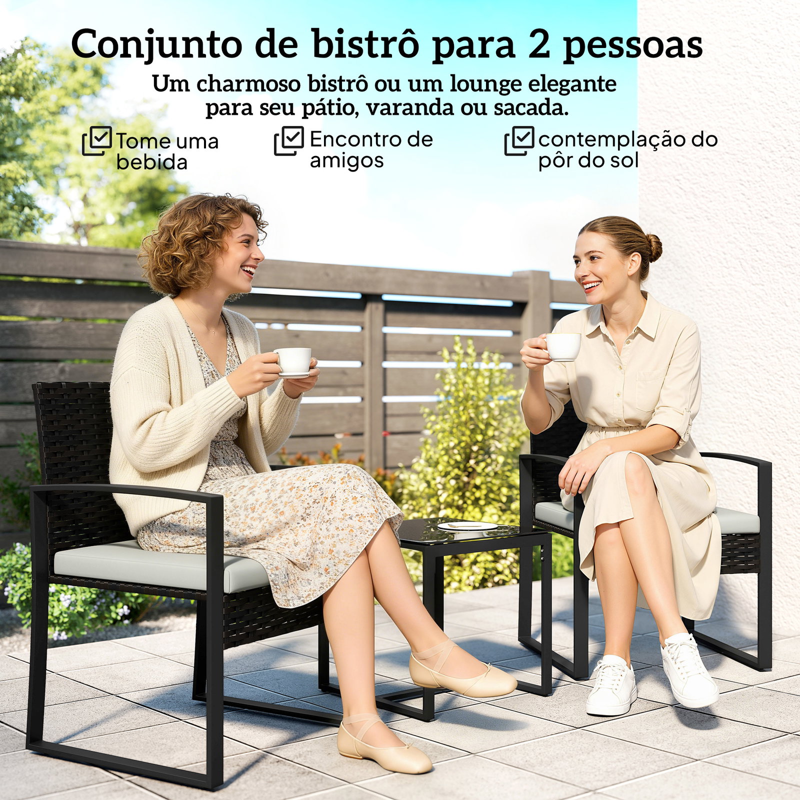 Conjunto de móveis de exterior de 3 peças em vime PE com cadeiras mesa de vidro temperado e almofadas marrom e creme