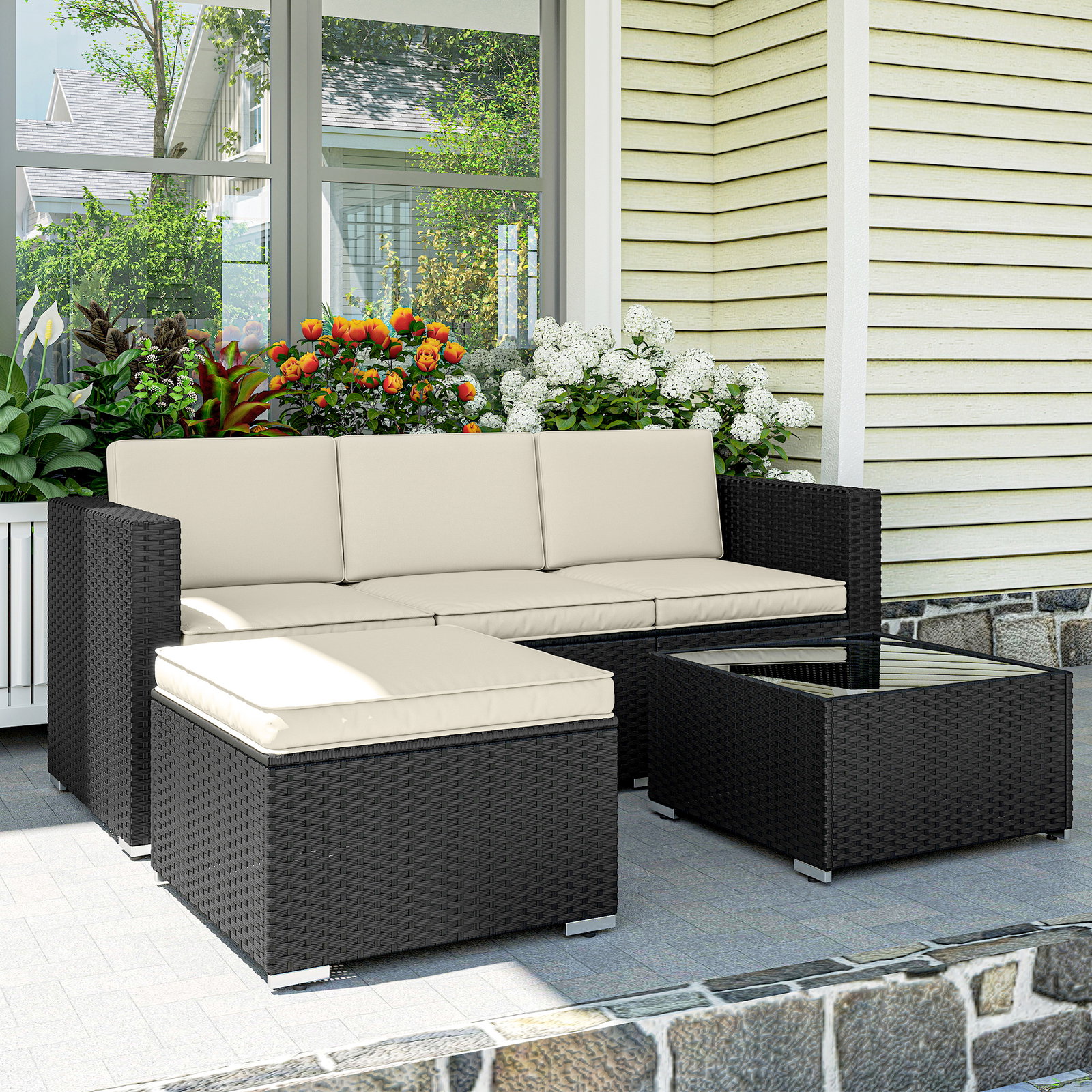 Conjunto de móveis de vime de jardim 3 peças sofá de 3 lugares com almofadas e mesa de centro com bancada de vidro preto e bege