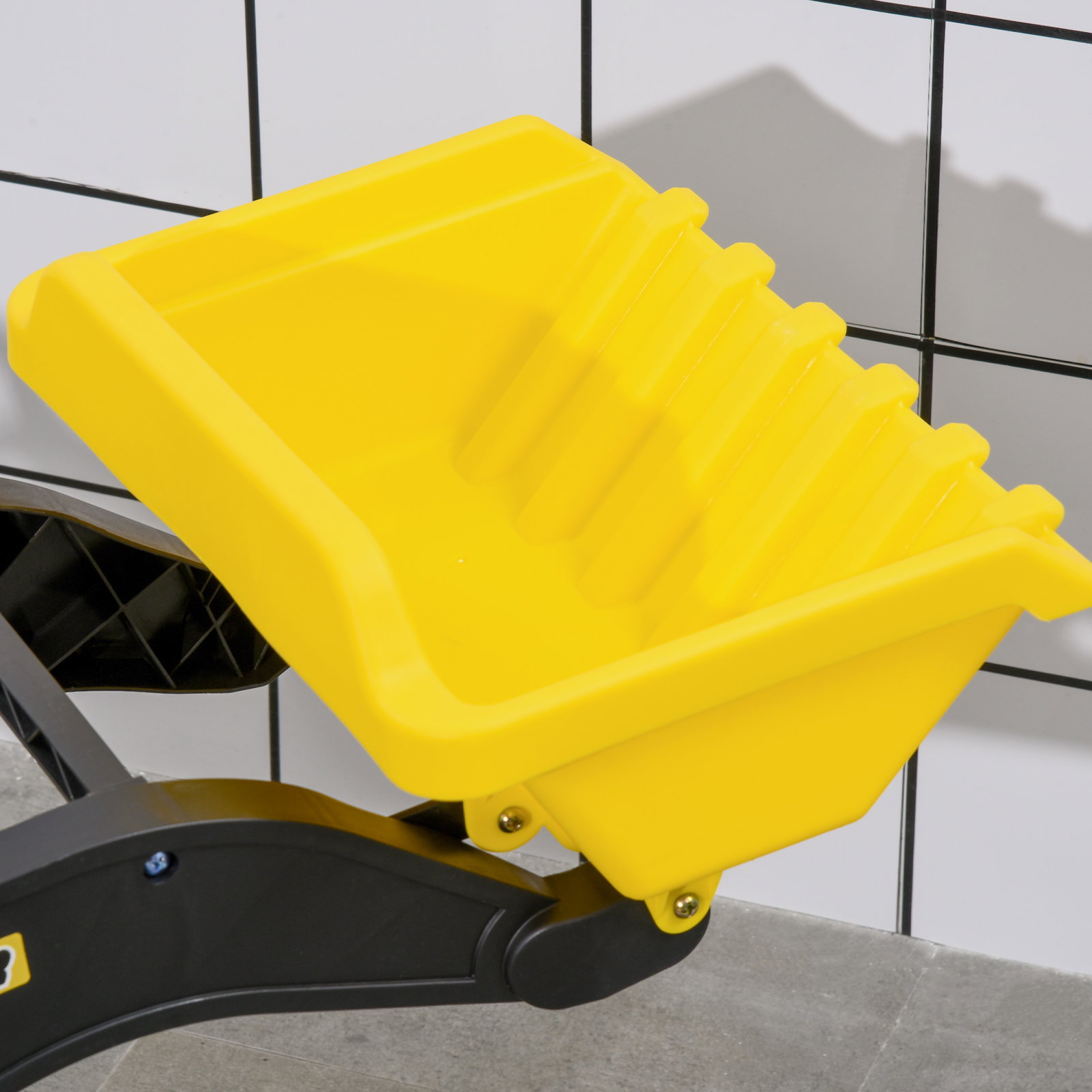 Trator a pedal para crianças acima de 3 anos trator escavadora infantil com pá dianteira 114x41x52 cm amarelo e preto
