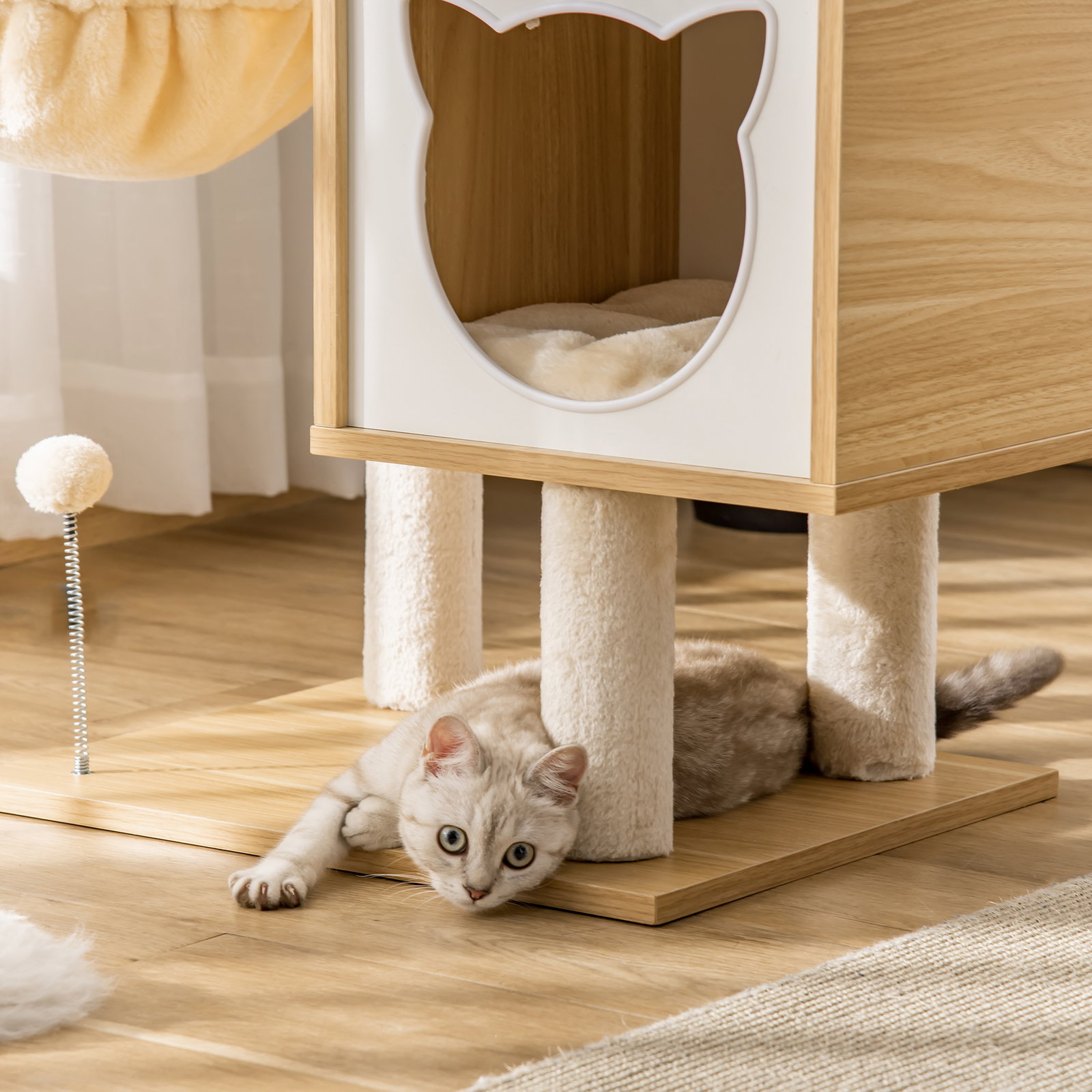 Arranhador para Gatos com Plataforma Rede Caverna Cama Postes de Sisal e Bolas de Brincar 48x40x126 cm Bege