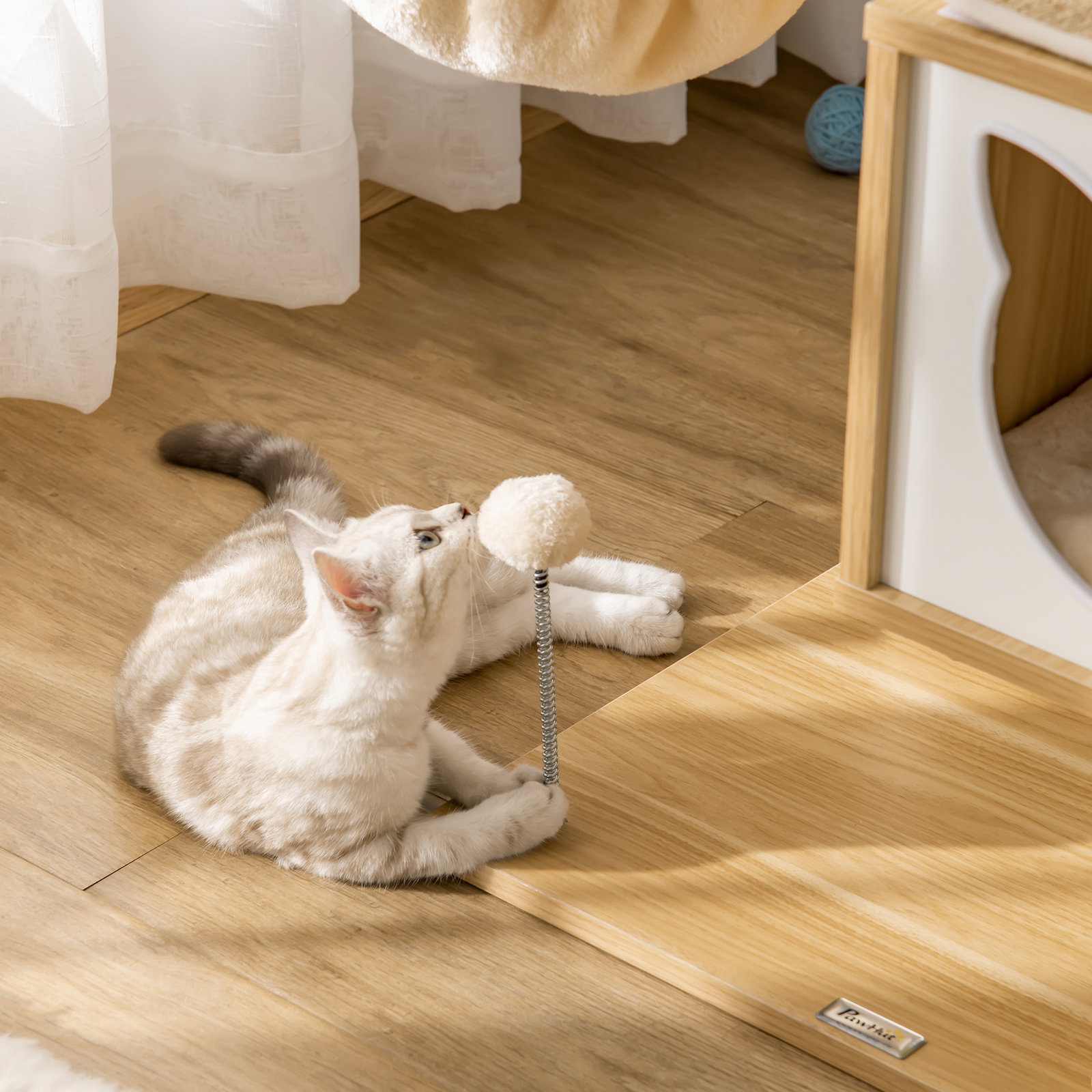 Arranhador para Gatos com Plataforma Rede Caverna Cama Postes de Sisal e Bolas de Brincar 48x40x126 cm Bege