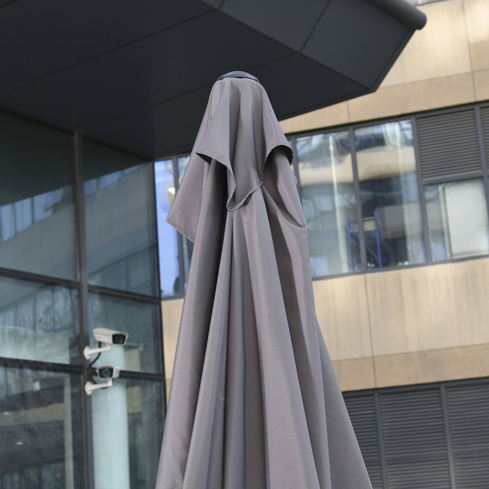 Guarda-sol retangular 230x130x245 cm para parede com manivela, proteção UV 30+, impermeável, tecido de poliéster 180 g/m² para varanda, terraço e jardim - cinzento