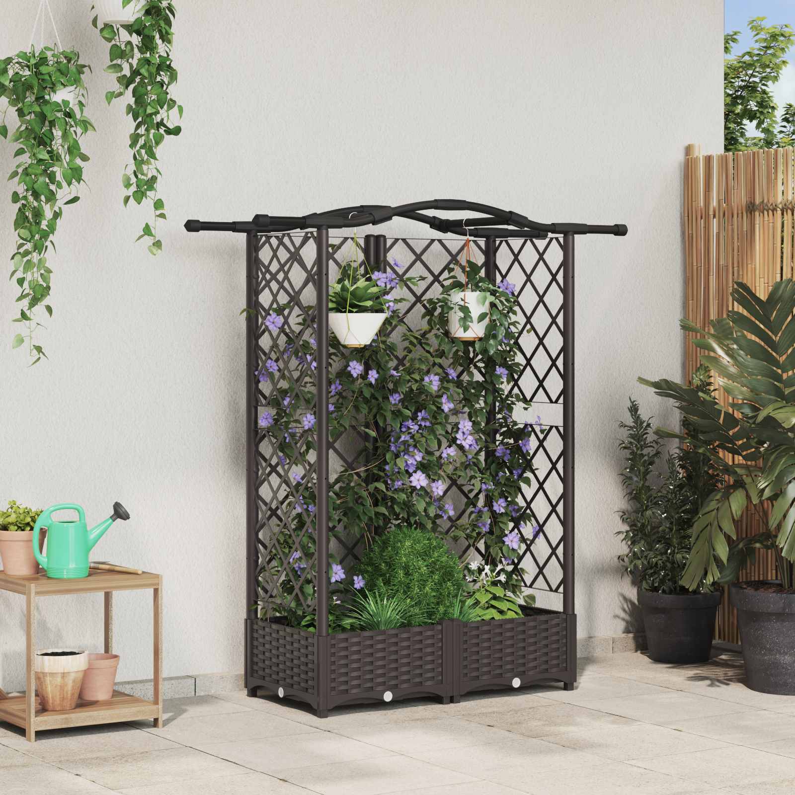 Cama elevada com treliça e telhado castanho 124 x 40 x 123 cm