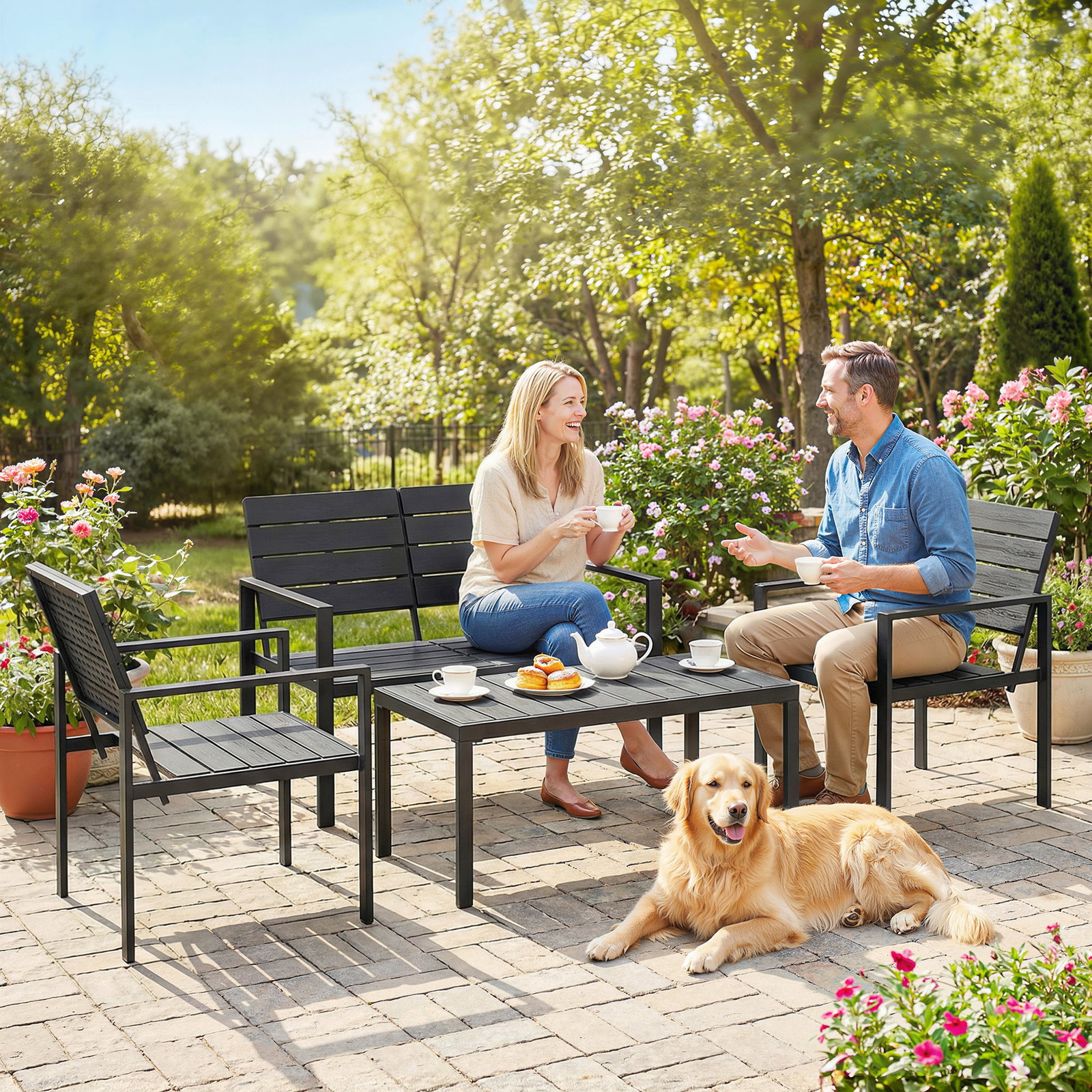 Conjunto de móveis de jardim para 4 pessoas - sofá de 2 lugares, 2 cadeiras e mesa de centro - preto
