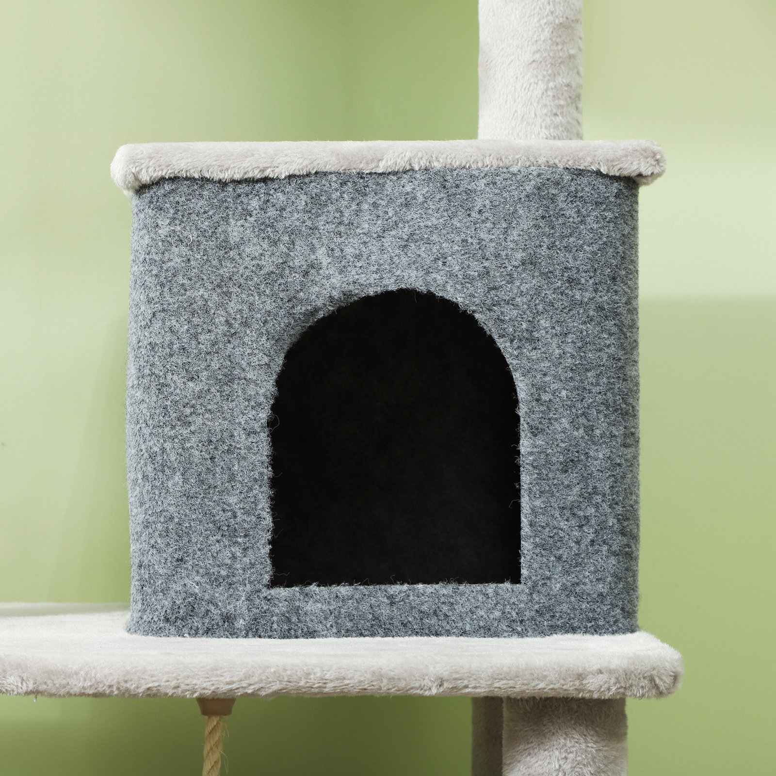 Arranhador para gatos grande altura 132 cm com plataformas postes com escova bolas suspensas e almofadas para arranhar cinza
