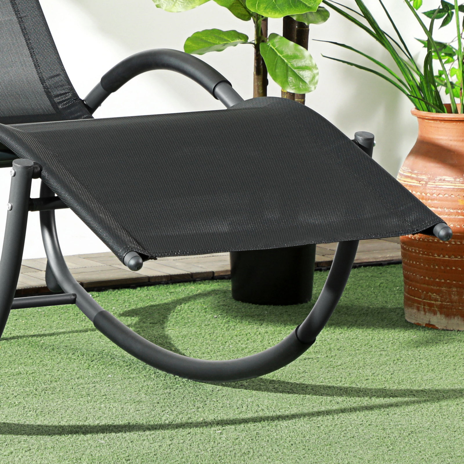 Espreguiçadeira baloiço de jardim com apoio para os braços almofada para a cabeça removível 155x61x88 cm preto