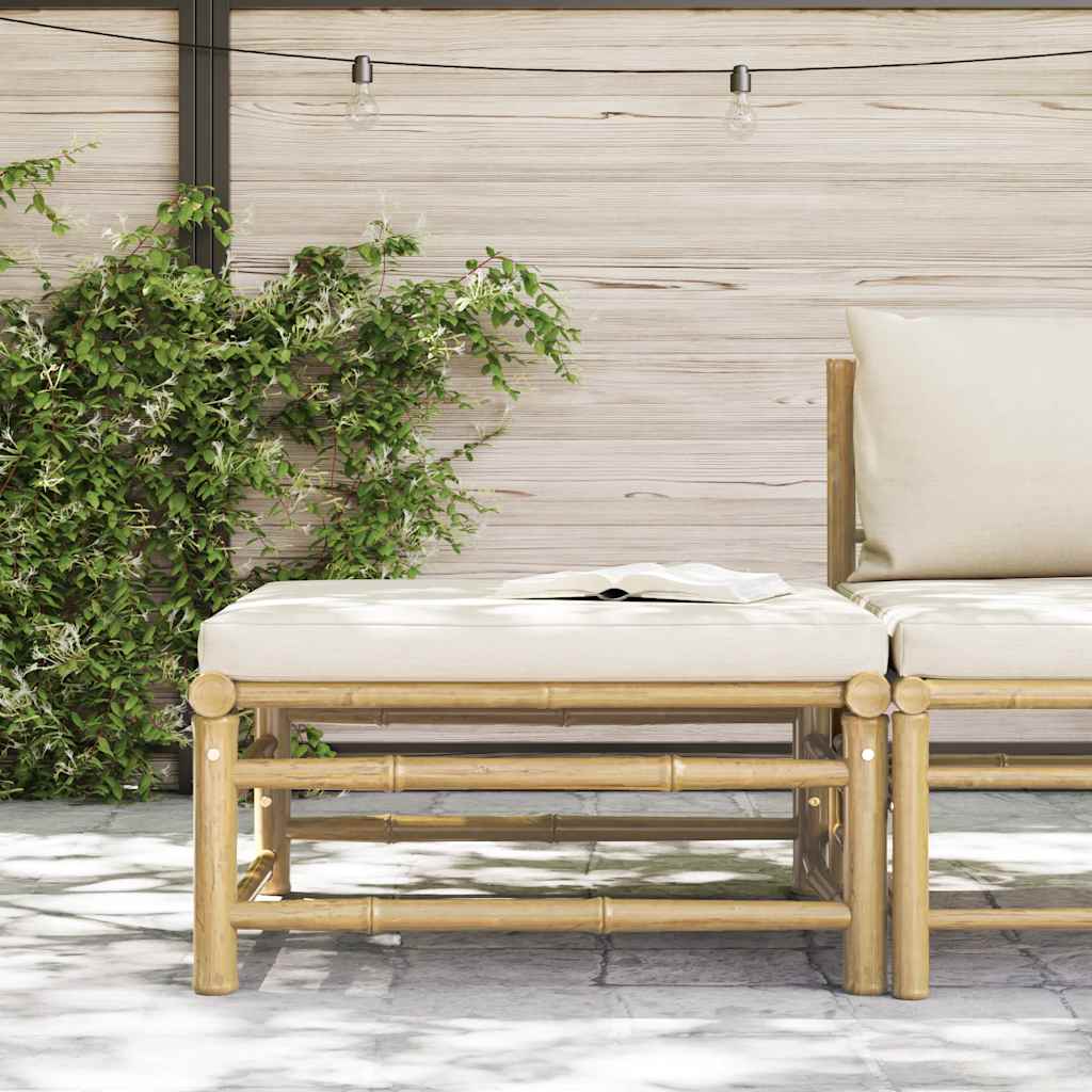 Apoio de pés para jardim com almofadão branco nata bambu