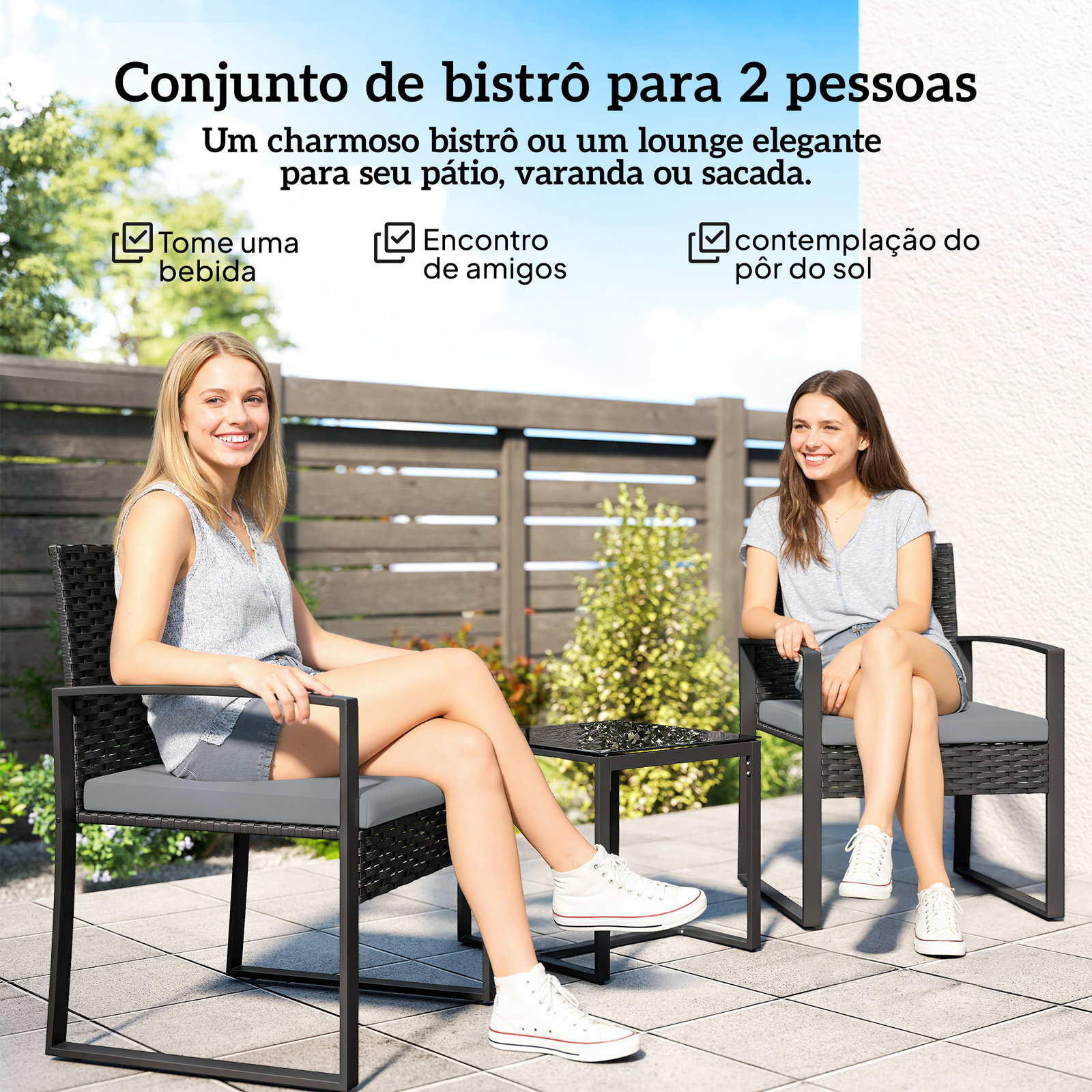 Conjunto de móveis de exterior de 3 peças em vime PE com cadeiras mesa de vidro temperado e almofadas cinza claro
