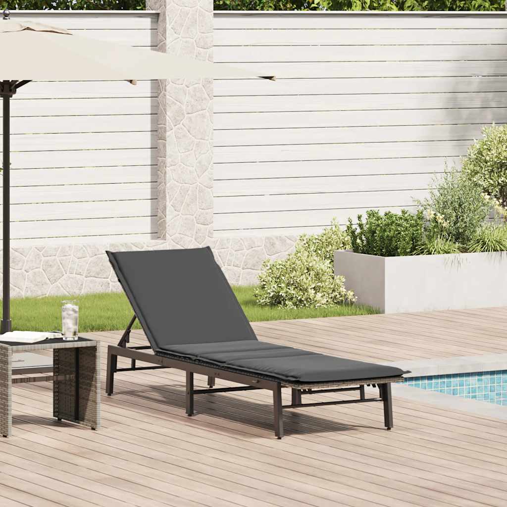 Espreguiçadeira com almofada em rattan sintético cinza