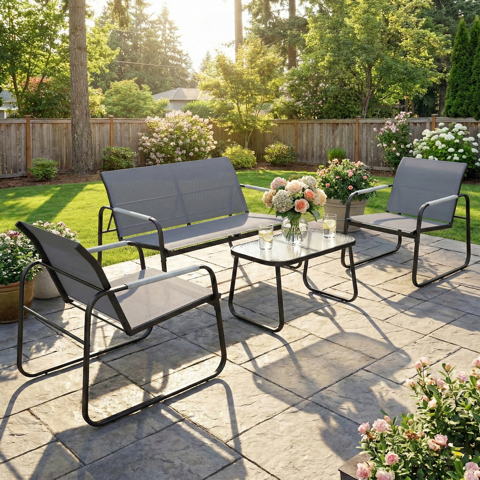 Conjunto de jardim exterior com 1 sofá de 2 lugares 2 poltronas e mesa com tampo de vidro temperado textilene respirável cinzento