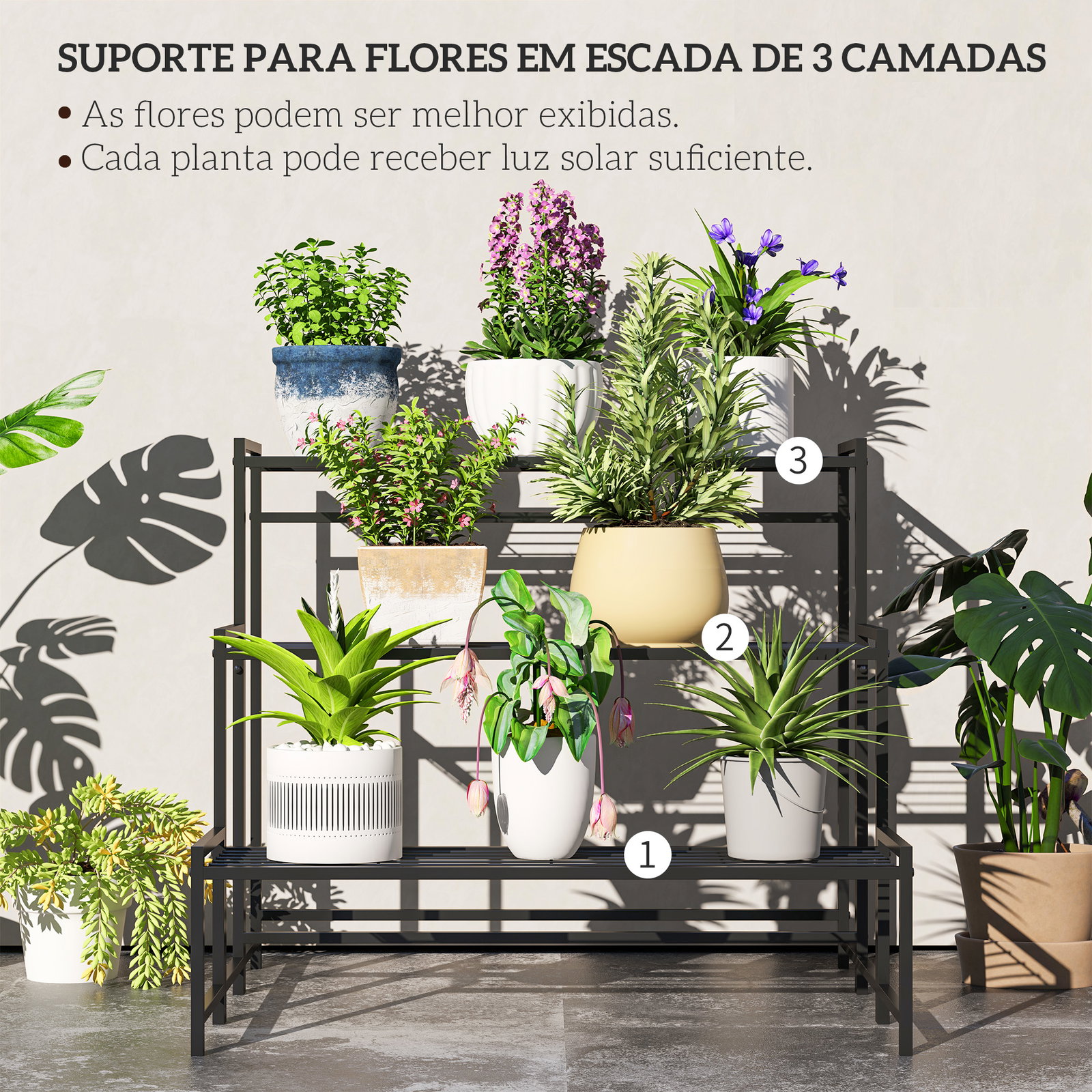 Suporte para plantas de três níveis com design em escada e estrutura metálica resistente para interior e exterior