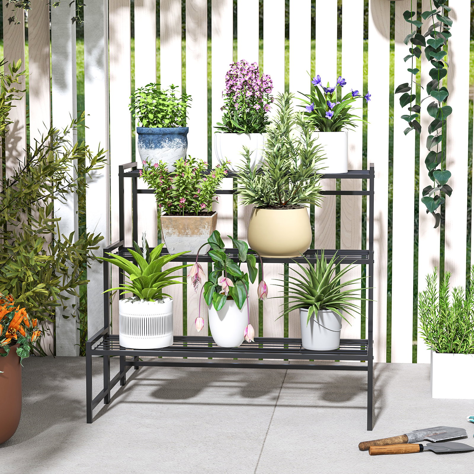 Suporte para plantas de três níveis com design em escada e estrutura metálica resistente para interior e exterior