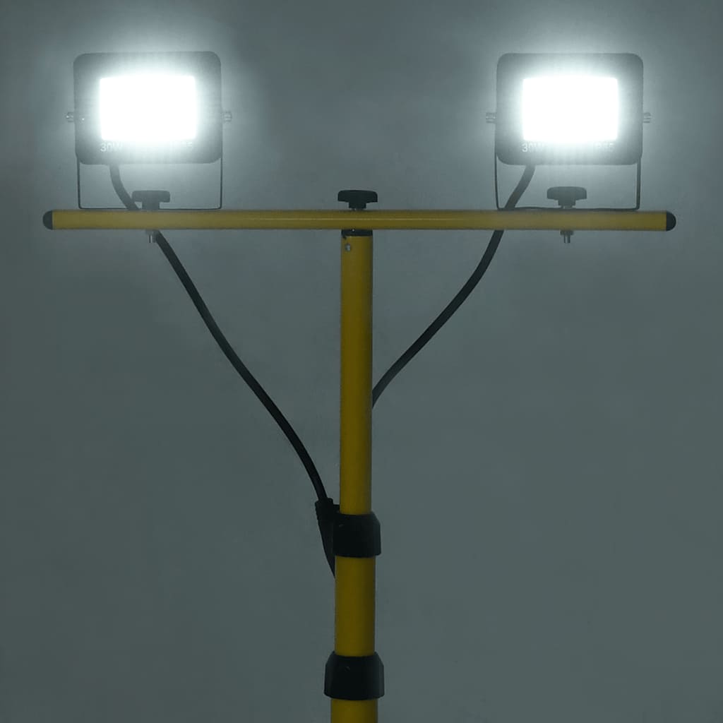 Projetor c/ iluminação LED e tripé 2x30 w branco frio