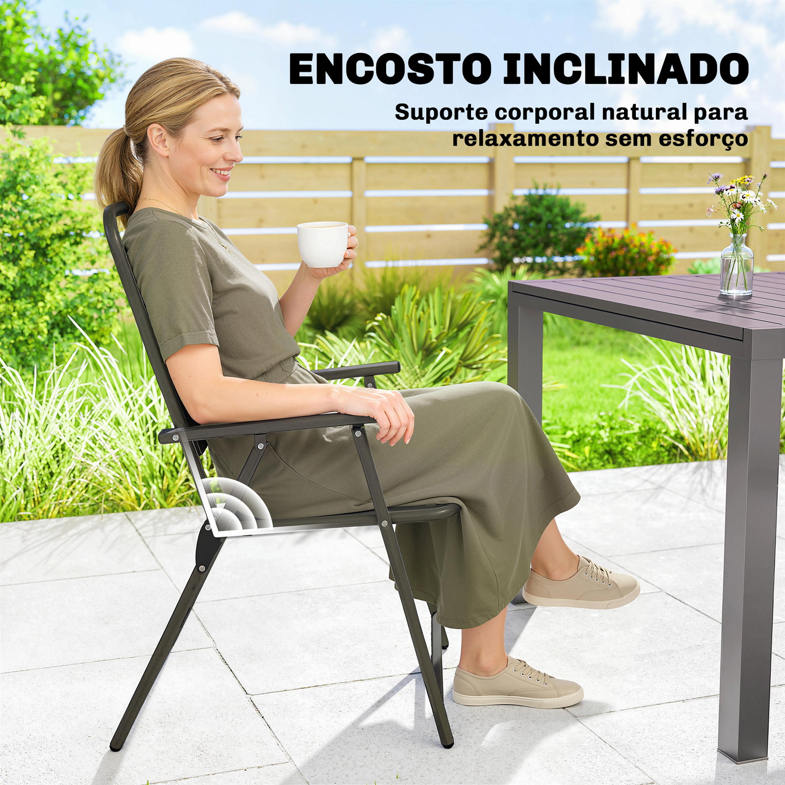 Conjunto de 4 cadeiras dobráveis para jardim com apoios de braços encosto e assento estrutura metálica 55x63x93 cm castanho