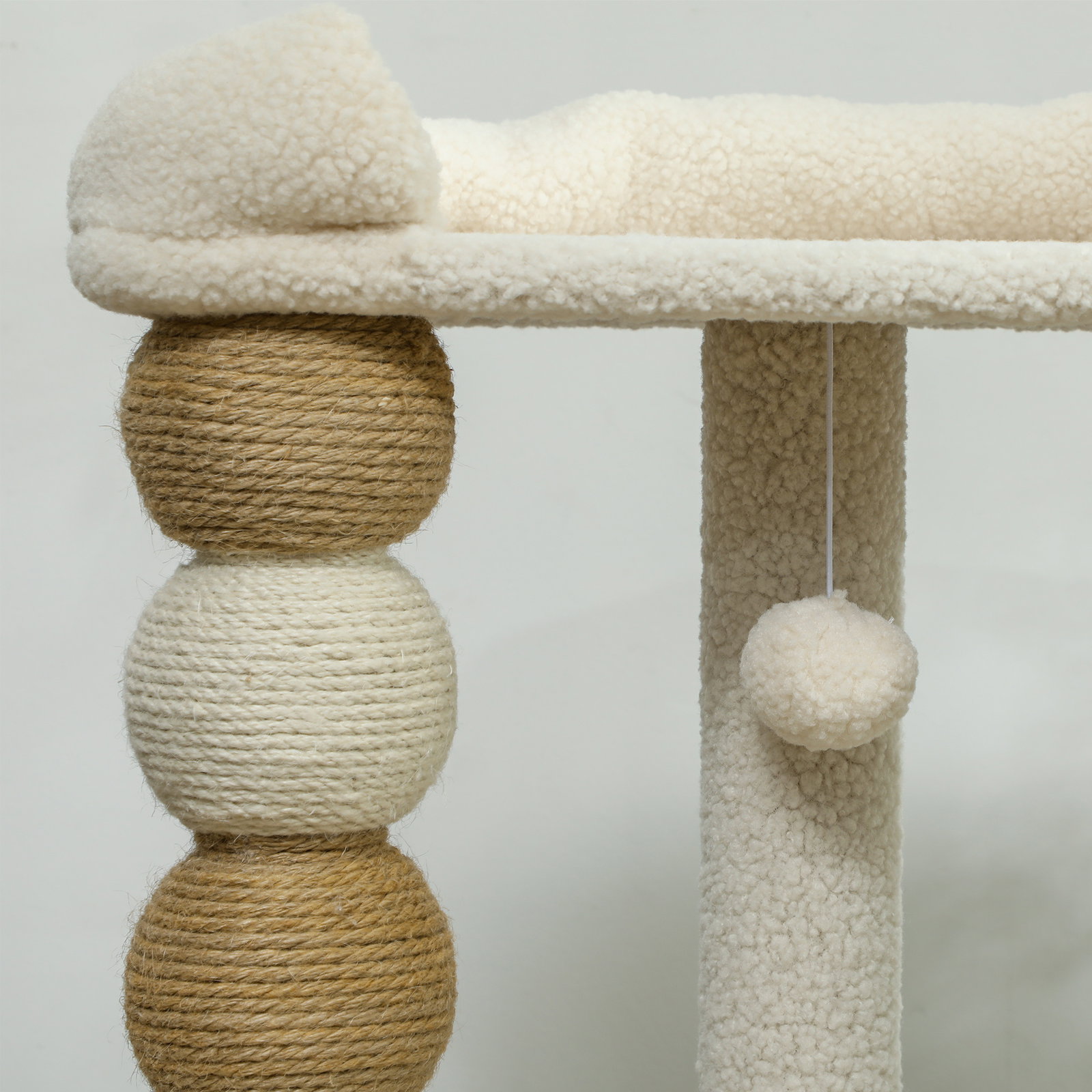 Arranhador para gatos arranhador para gatos com estofado em borrego plataformas bola suspensa e poste de juta 48,5x40x76 cm bege