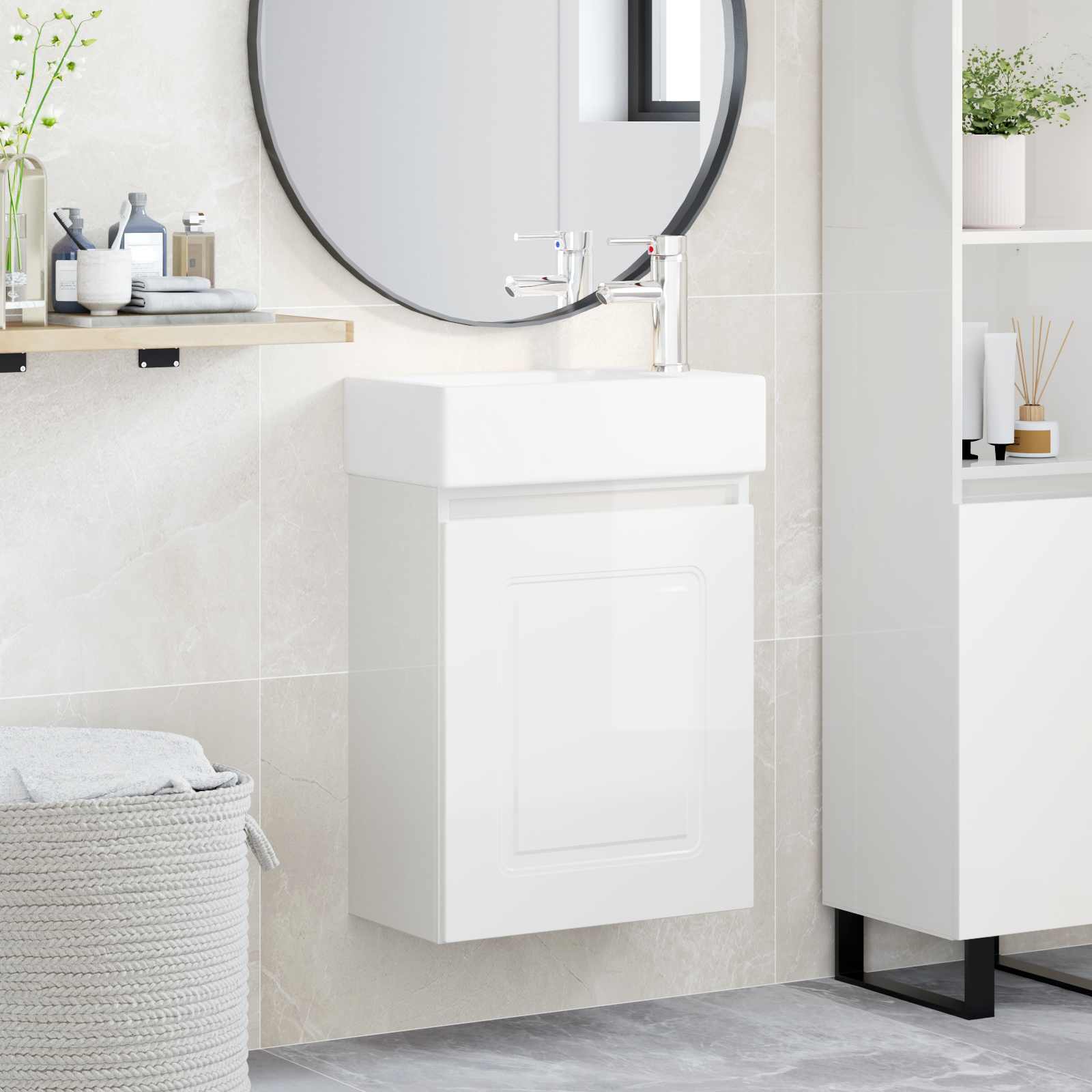 Conjunto de móveis de banheiro com torneira branco brilhante