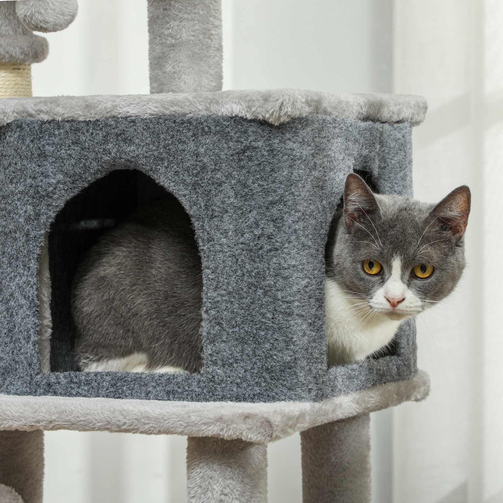 Arranhador para gatos grande altura 104 cm com plataformas postes com escova bolas suspensas e almofadas para arranhar cinza