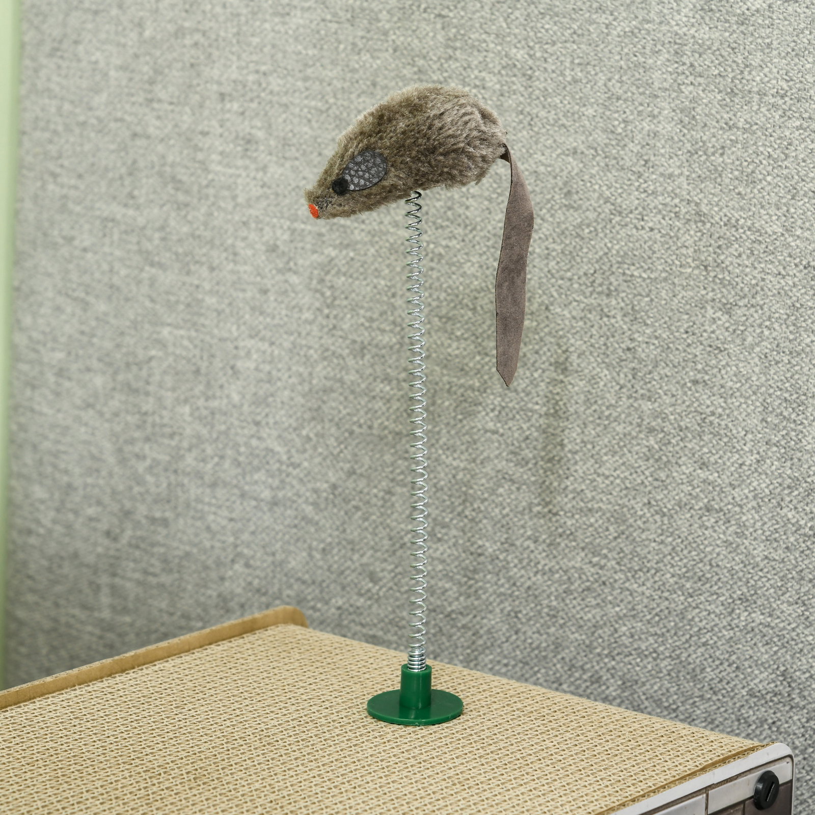 Arranhador de cartão para gatos casa para gatos em forma de televisor com rato de brinquedo 43x23x32,5 cm areia