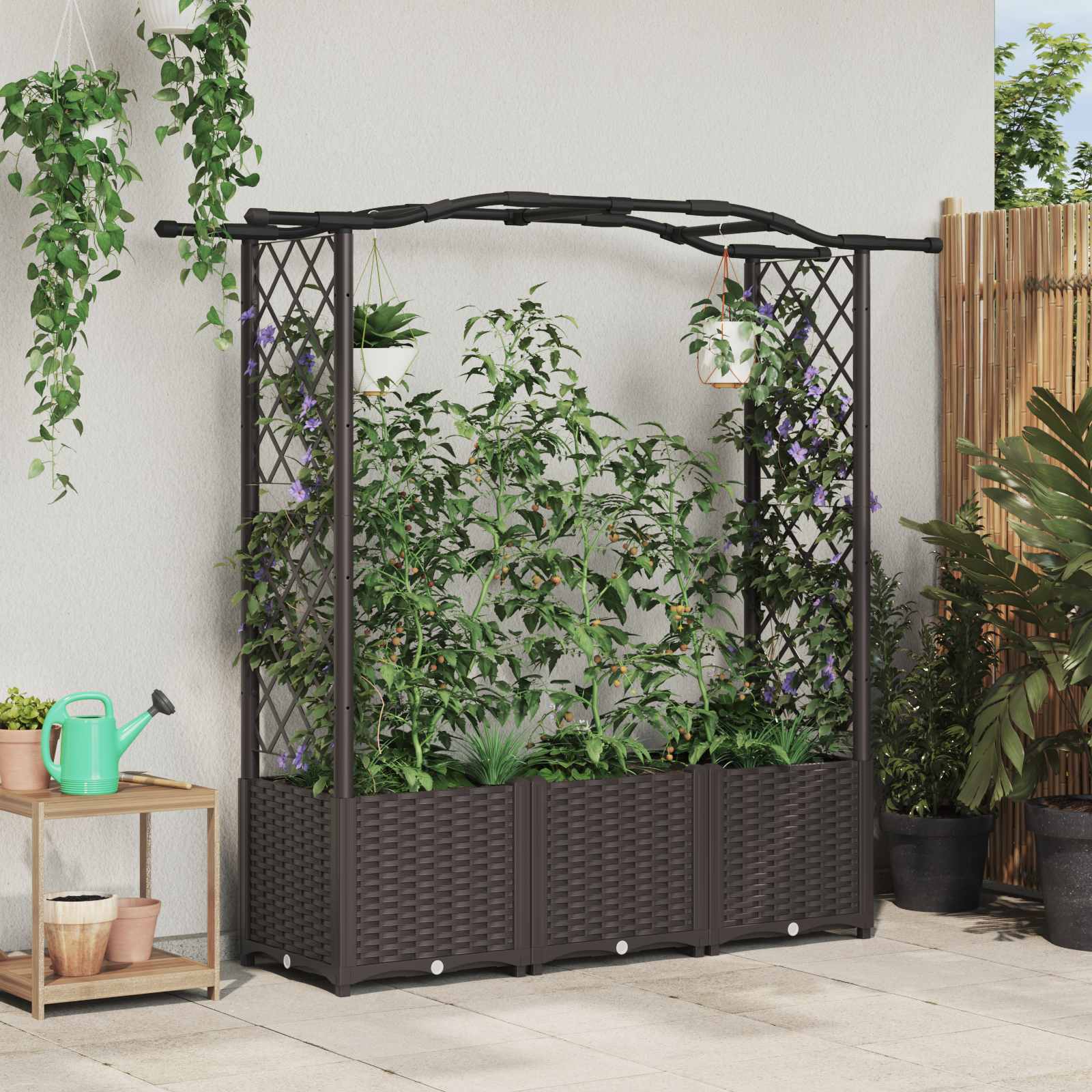 Cama elevada com treliça e telhado castanho 164 x 40 x 138 cm